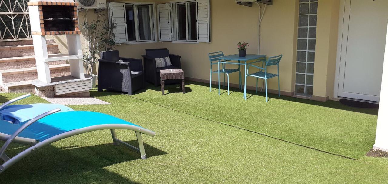 Lovely New House - Guests Apartments โอลเญา ภายนอก รูปภาพ