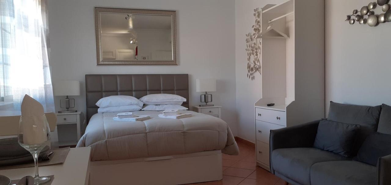 Lovely New House - Guests Apartments โอลเญา ภายนอก รูปภาพ