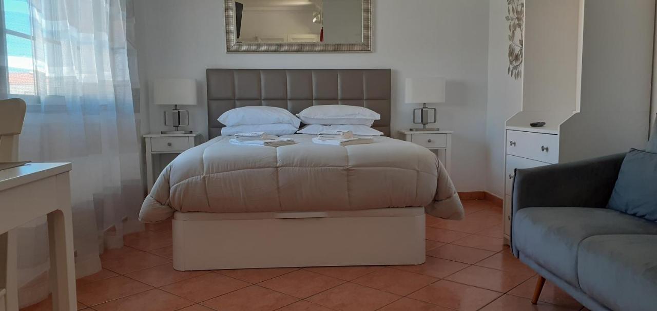 Lovely New House - Guests Apartments โอลเญา ภายนอก รูปภาพ