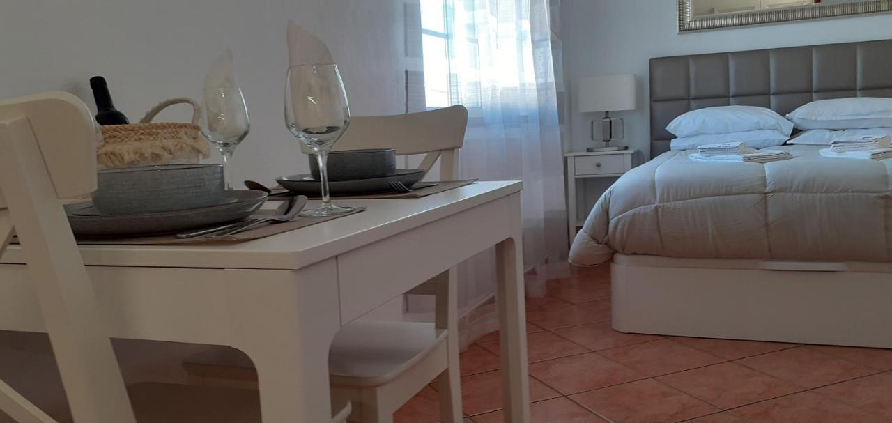 Lovely New House - Guests Apartments โอลเญา ภายนอก รูปภาพ