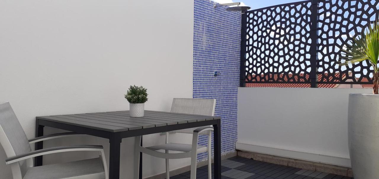 Lovely New House - Guests Apartments โอลเญา ภายนอก รูปภาพ