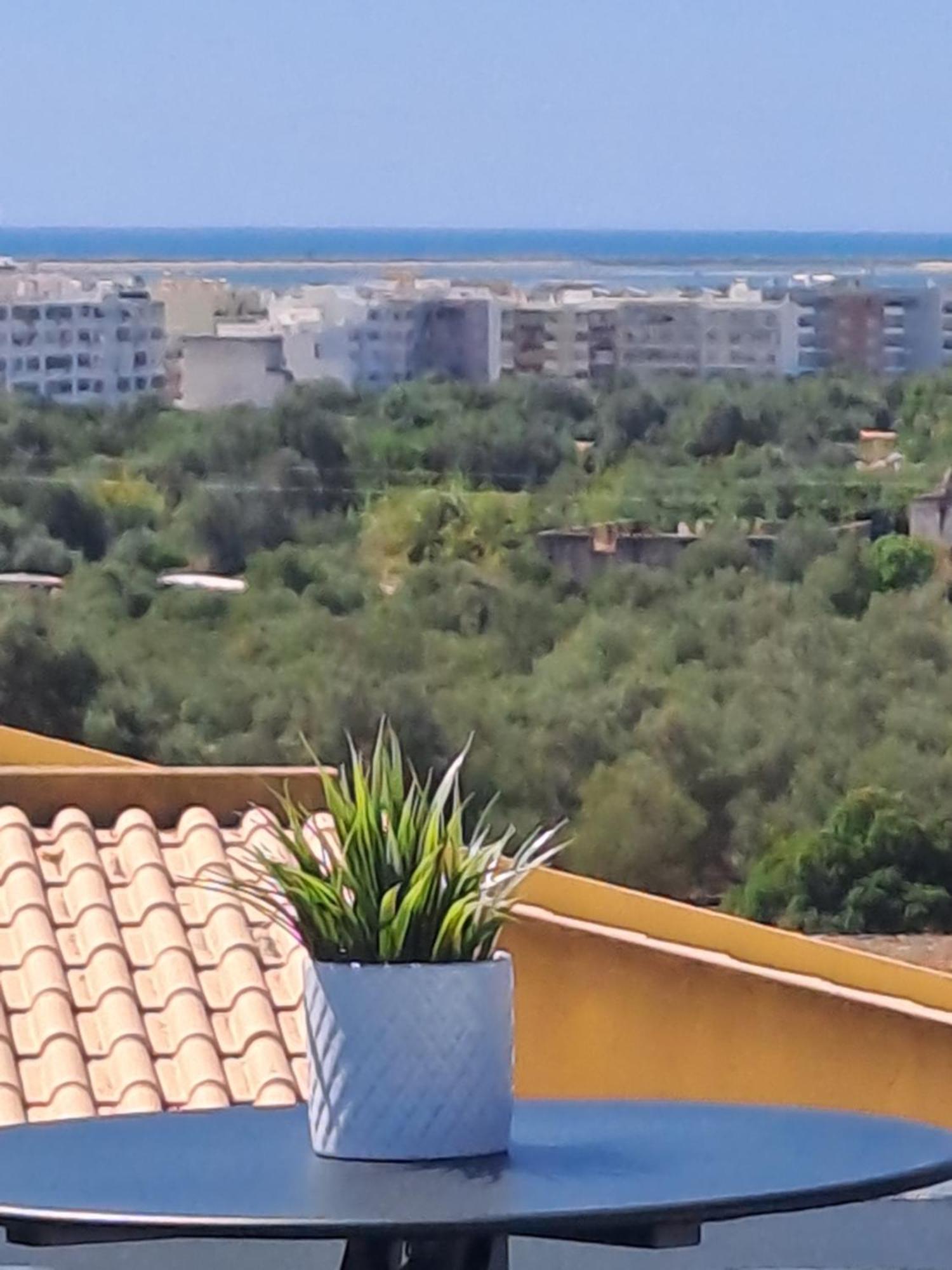 Lovely New House - Guests Apartments โอลเญา ภายนอก รูปภาพ
