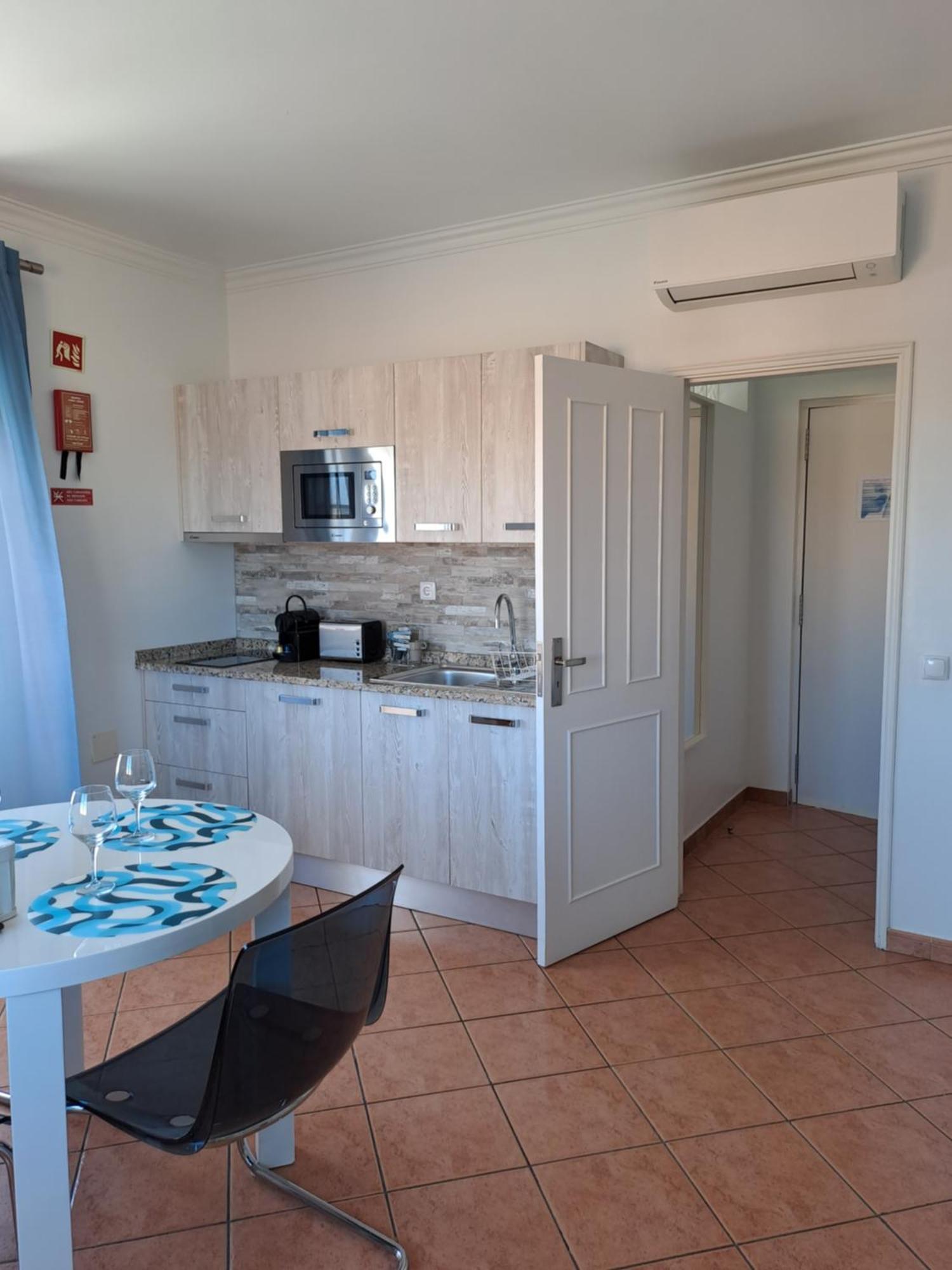 Lovely New House - Guests Apartments โอลเญา ภายนอก รูปภาพ