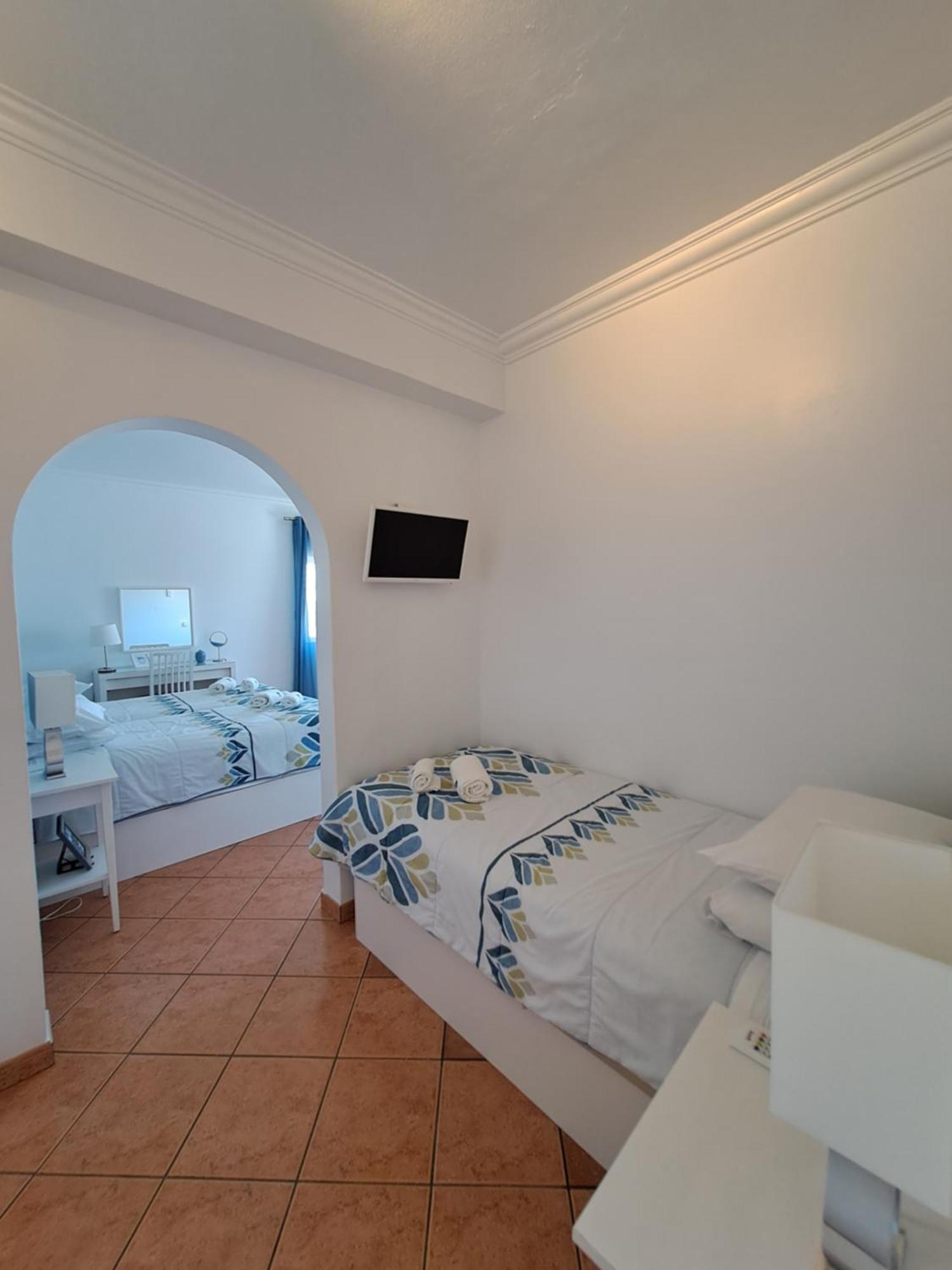 Lovely New House - Guests Apartments โอลเญา ภายนอก รูปภาพ