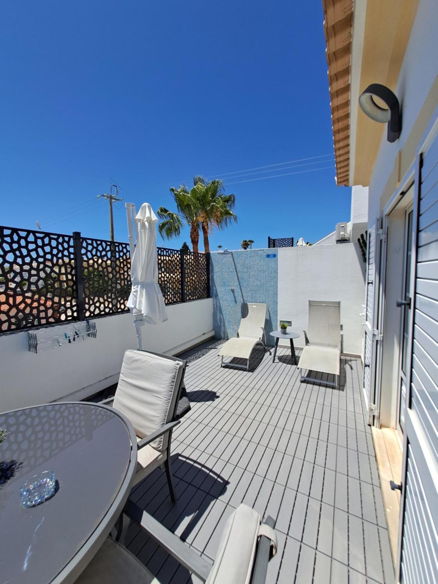Lovely New House - Guests Apartments โอลเญา ภายนอก รูปภาพ