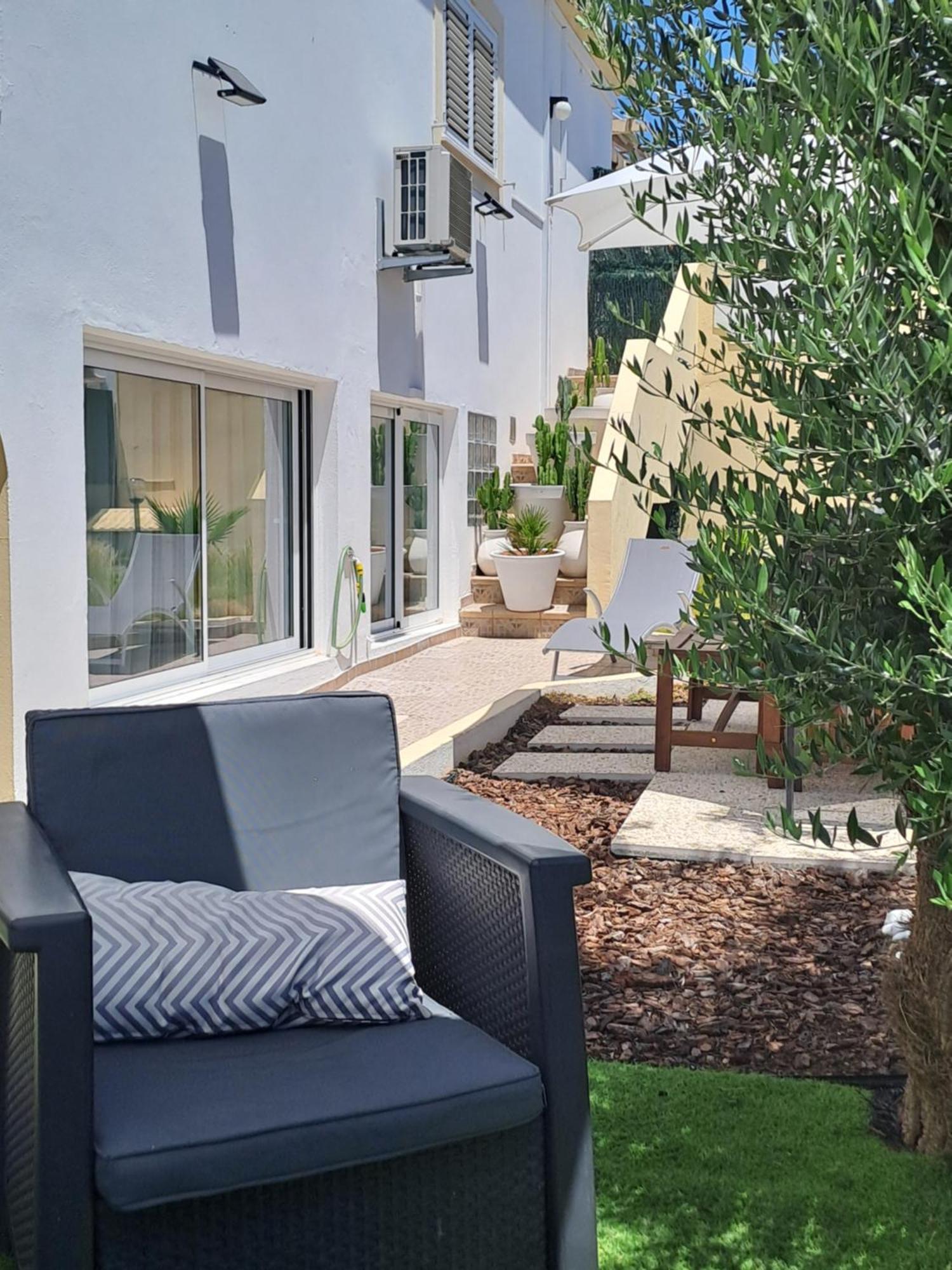 Lovely New House - Guests Apartments โอลเญา ภายนอก รูปภาพ