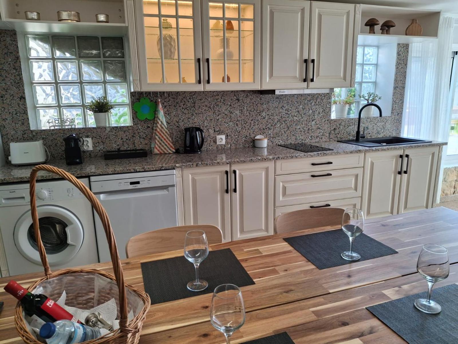 Lovely New House - Guests Apartments โอลเญา ภายนอก รูปภาพ