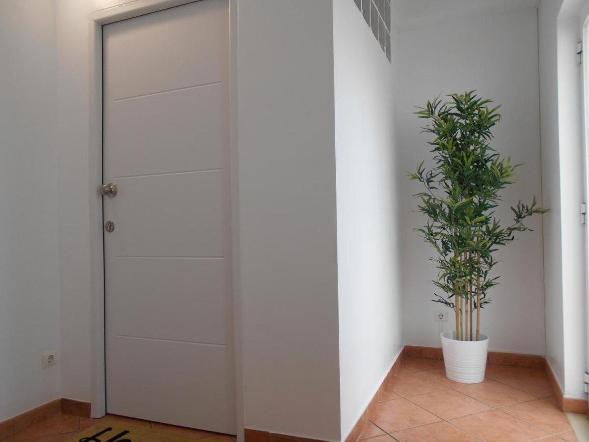 Lovely New House - Guests Apartments โอลเญา ภายนอก รูปภาพ